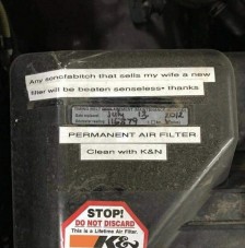 Kegyetlen cetlivel üzent egy férj a szerelőknek