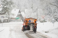 Hó alatt az ország egy része, friss fotók az utakról 18 Hó alatt az ország egy része, friss fotók az utakról 18