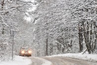Hó alatt az ország egy része, friss fotók az utakról 17