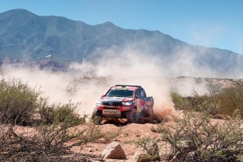 Négy magyarral rajtol a 40. Dakar