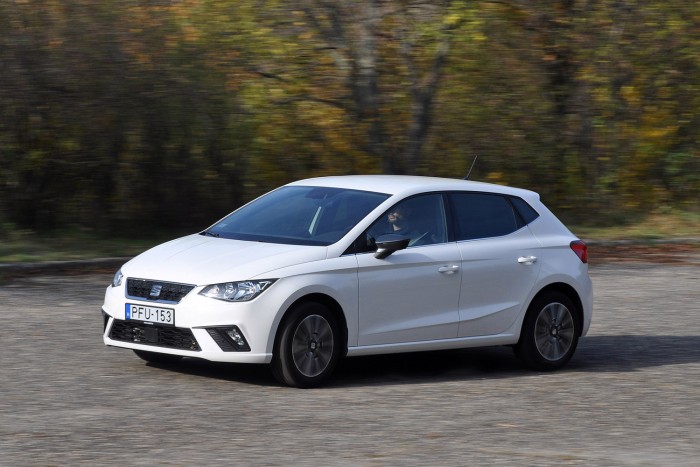 Összehasonlító teszt: turbós kisautók a szívó Yaris ellen 10 Összehasonlító teszt: turbós kisautók a szívó Yaris ellen 10