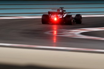 F1: Zuhé lesz a sivatagban?