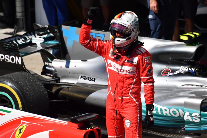 F1: Vettel győzött, Hamilton 16 helyet javított