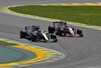 Hamilton kimondta: szívás, ami az F1-ben jön