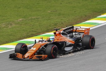 F1: Vétózott a McLaren, nem kérnek a cápauszonyokból