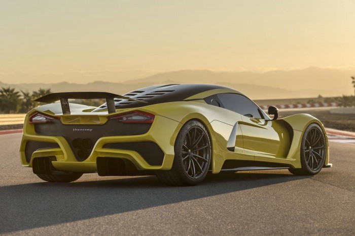 Ettől az autótól retteg a Bugatti Chiron 6 | Vezess Ettől az autótól retteg a Bugatti Chiron 6