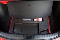 Teszten a Honda Civic Type R – Falhoz állít 106