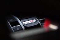 Teszten a Honda Civic Type R – Falhoz állít 117