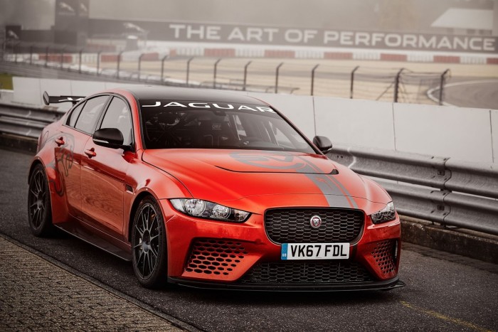 Jaguarral autóztak rekordot a Nürburgringen