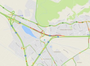 Baleset az M1-esen, masszív torlódás