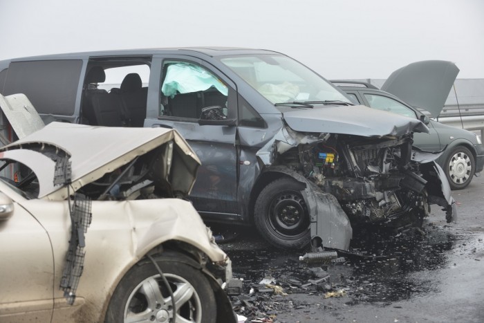 Durva képeken a reggeli tömegbaleset