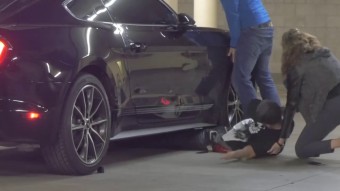 Viccet lehet csinálni egy kettészakított emberből?