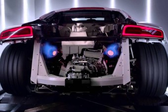 A németek nem temetik a belsőégésű motort