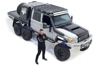 Hatlábú gépisten a világ végéről