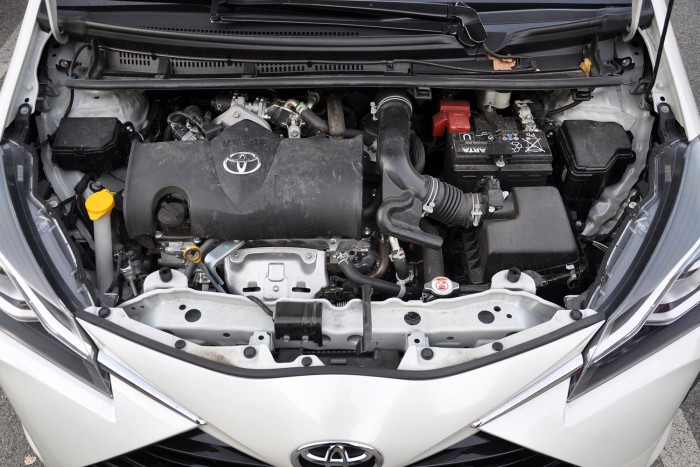 Összehasonlító teszt: turbós kisautók a szívó Yaris ellen 12 Összehasonlító teszt: turbós kisautók a szívó Yaris ellen 12