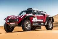 Kétféle versenyautóval indul a Dakaron a MINI 33