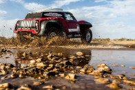 Kétféle versenyautóval indul a Dakaron a MINI 41