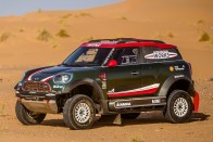 Kétféle versenyautóval indul a Dakaron a MINI 43