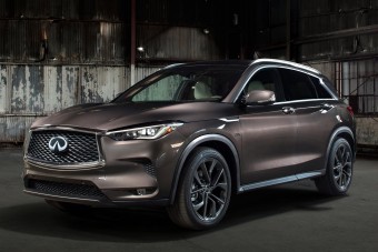Világelső motortechnológiával debütált az Infiniti új SUV-ja