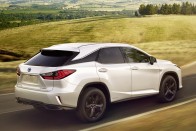 Sportos szabadidő-modellel bővít a Lexus 12