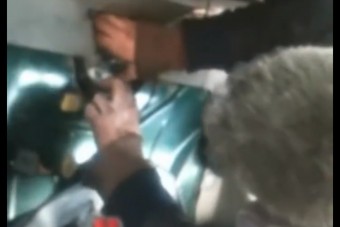 Vers felnőtteknek: ilyen az, amikor a magyar autószerelőt bedarálja az ideg