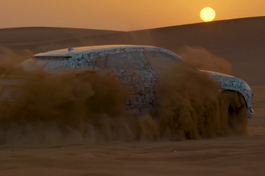 Hóban, homokban is állat a Lamborghini terepjárója 6