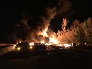 Pokoli tartályautó-robbanás Kanadában: legalább három áldozat, fotókon és videókon a baleset