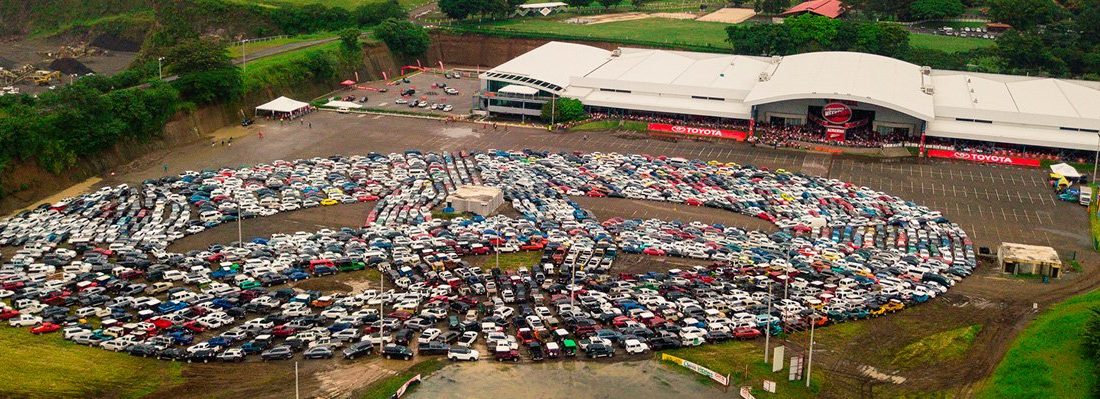 Közösségi világcsúcs-döntés a Toyotánál