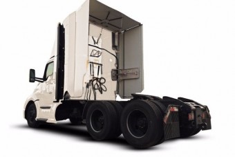 Kinyitható gallértól lesznek takarékosabbak a nyerges vontatók