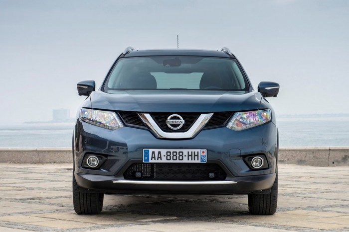 Szebb nem, csak erősebb lett: Nissan X-Trail 85