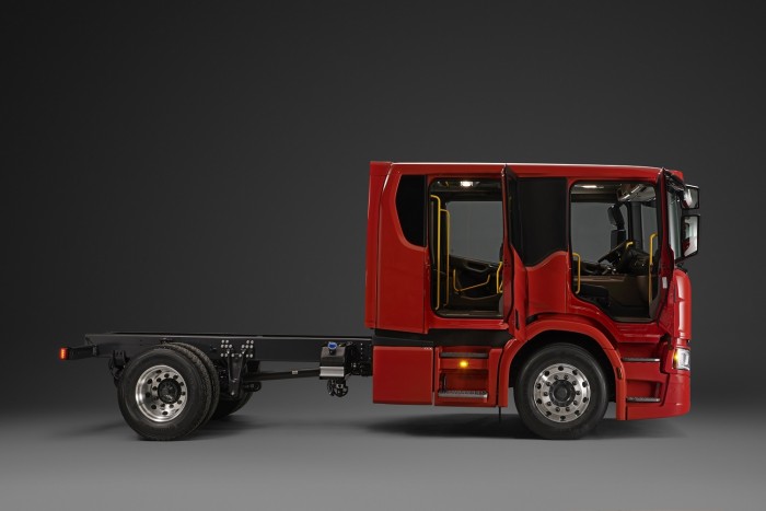 Újragondolta közepes teherbírású teherautóit a Scania 3