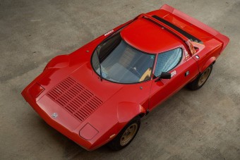 Ha telivér, olasz raliautóra vágysz, itt ez a remek Stratos