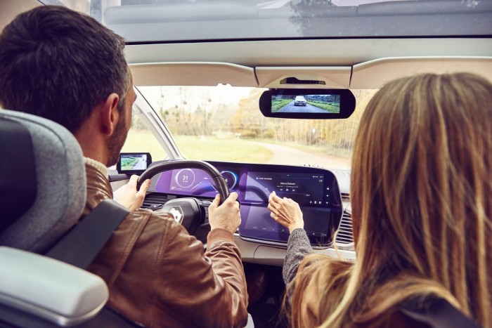 Gyönyörű új világot vetít előre a Renault tanulmánya 2 Gyönyörű új világot vetít előre a Renault tanulmánya 2