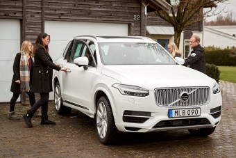 Kisgyerekes családokat ültet robotautókba a Volvo