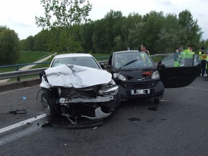 Tömegbaleset az M1-esen, teljes lezárás