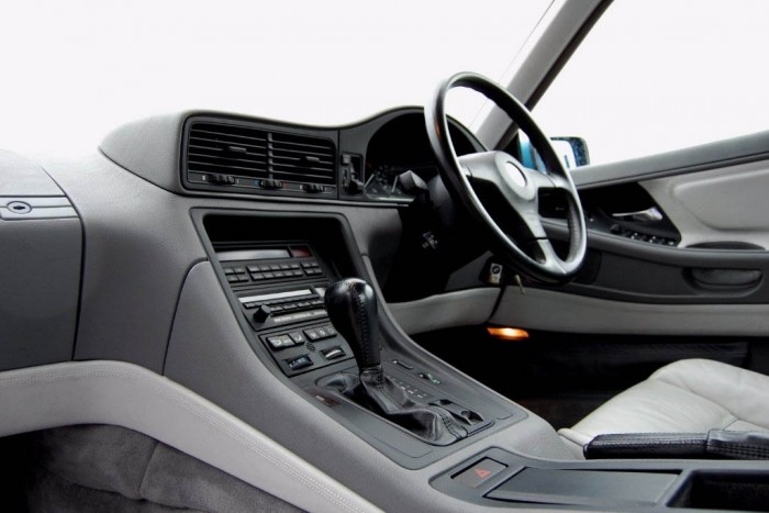 Ha mindig irigyelted a brunei szultán kék 8-as BMW-jét, itt a remek alkalom! 6