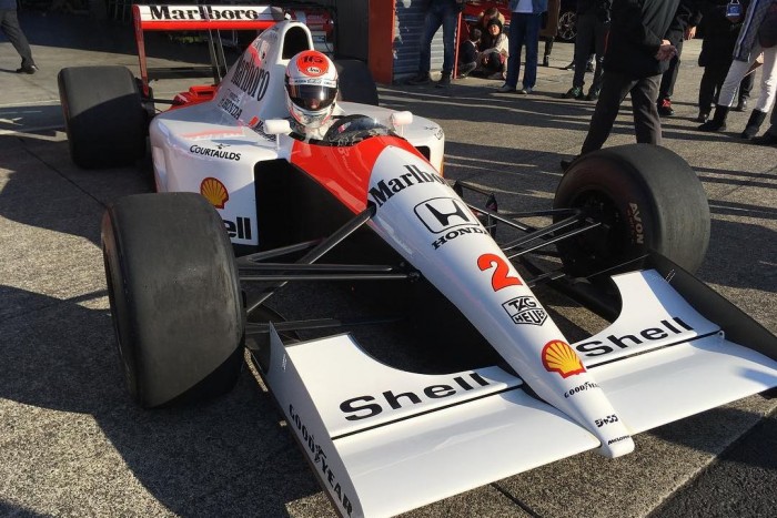 F1: Senna autóival repesztettek Buttonék – videó