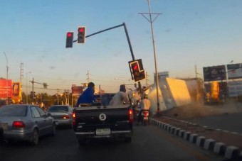 Váratlan formában érkezett meg a teherautó