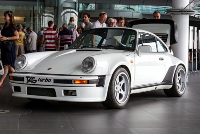 Turbós F1-es motor hajtja ezt a Porsche 911-est