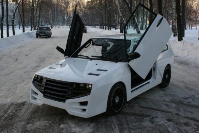 Szigorú gép lett ebből a Lada Samarából