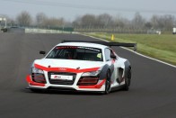 Meglepő motor hajtja ezt a bitang Audi R8-ast 14