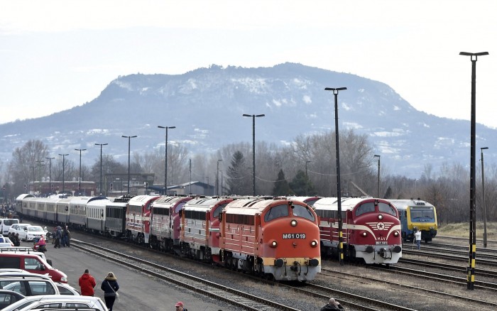 Vonatünnep volt Tapolcán, ismét összegyűltek a hazai Nohab mozdonyok 1 Vonatünnep volt Tapolcán, ismét összegyűltek a hazai Nohab mozdonyok 1