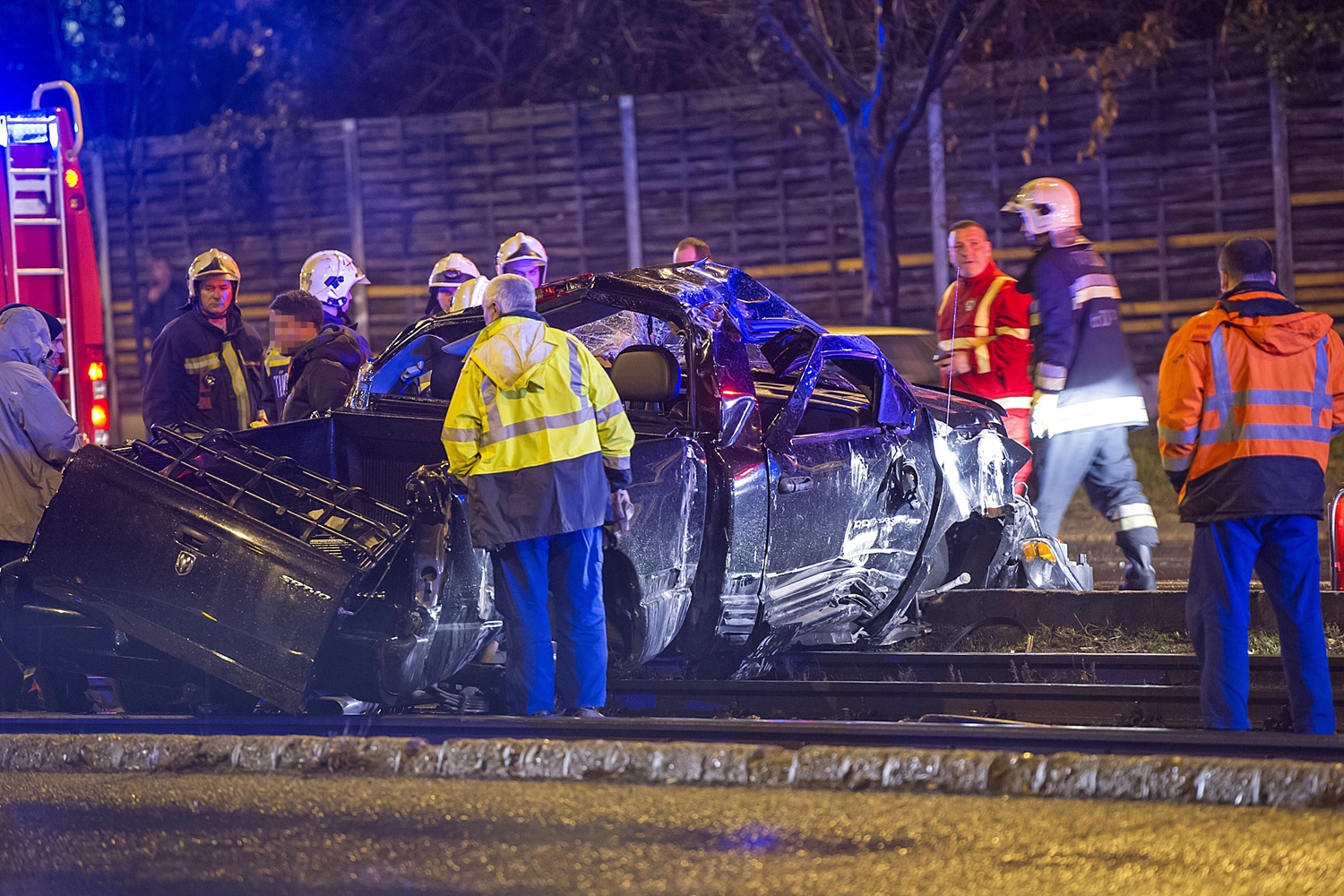 Fotókon a Budapesten villamossínekre hajtott autó 6