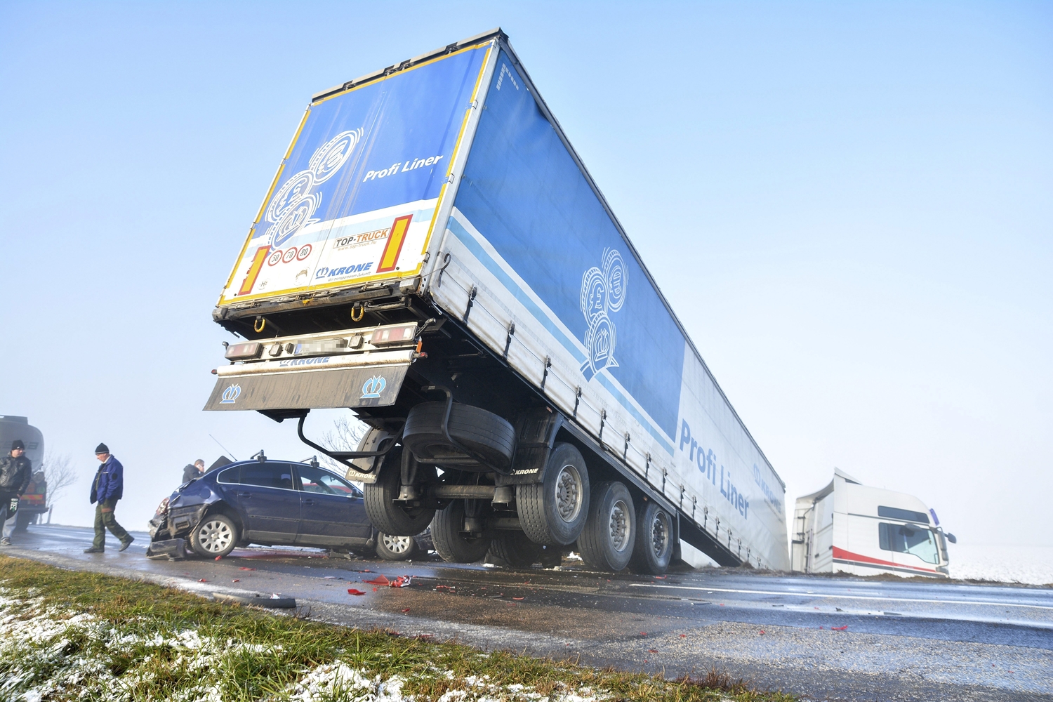 Tömeges karambol az 52-es fõúton | Vezess | Vezess