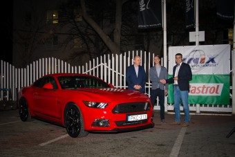 Egy flakon fékolaj hozott V8-as álomautót karácsonyra