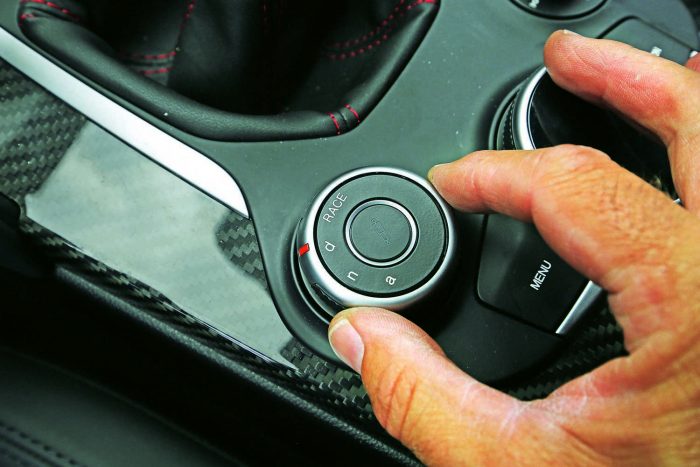 Elég 510 lóerő a BMW M3 ellen? 3 Versenymódban megfutja a 307 kilométer/órás sebességet kikapcsolt ESP-vel