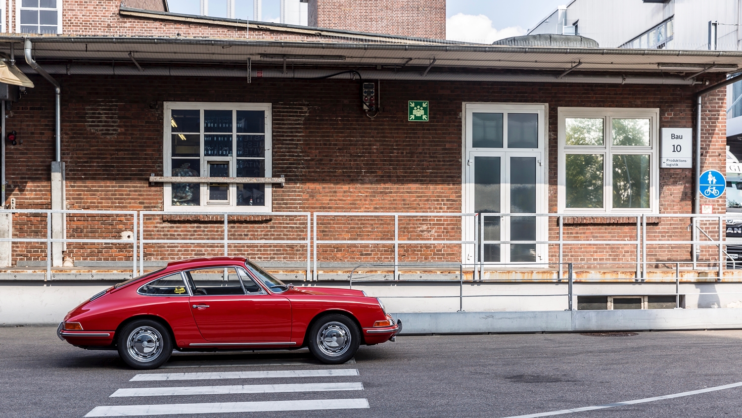 Újra száguld az egyik legrégebbi Porsche 911-es 14