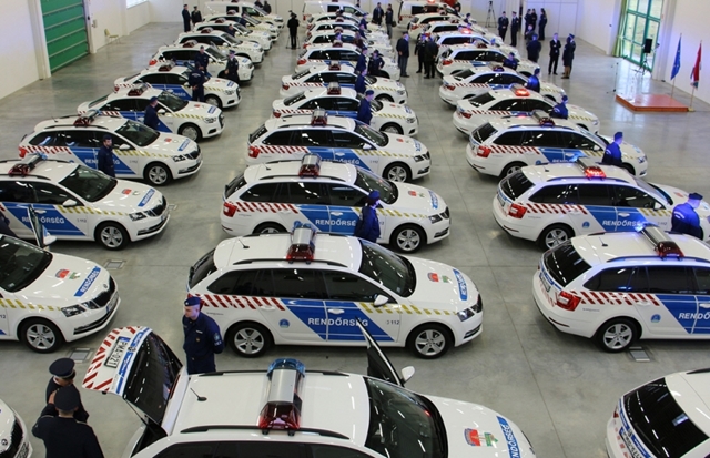 270 vadiúj autót kaptak a vidéki rendőrök