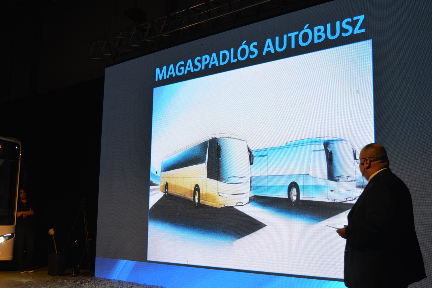 A reformáció előtt tiszteleg az új magyar autóbusz 5