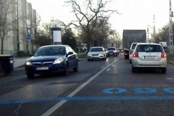Kiderült, hogy mik ezek a nagy kék számok Budapest útjain